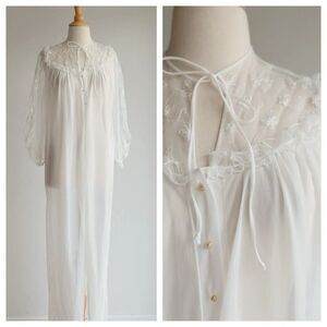 VINTAGE 40s/50s Faerie Surelock Sheer Nylon Butterfly Lace Peignoir Gown (S)